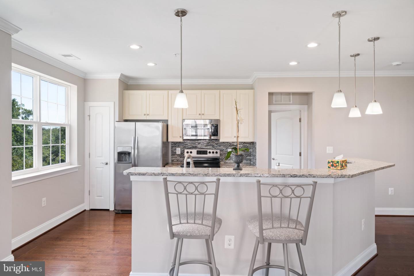 900 Macphail Woods Xing #3i Property Photo 8