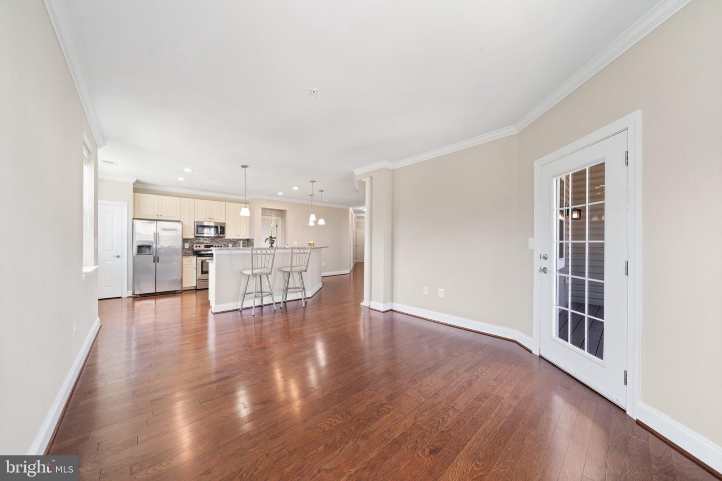 900 Macphail Woods Xing #3i Property Photo 11