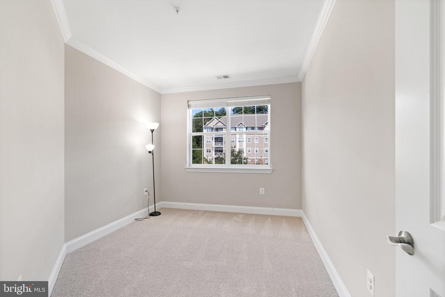 900 Macphail Woods Xing #3i Property Photo 23