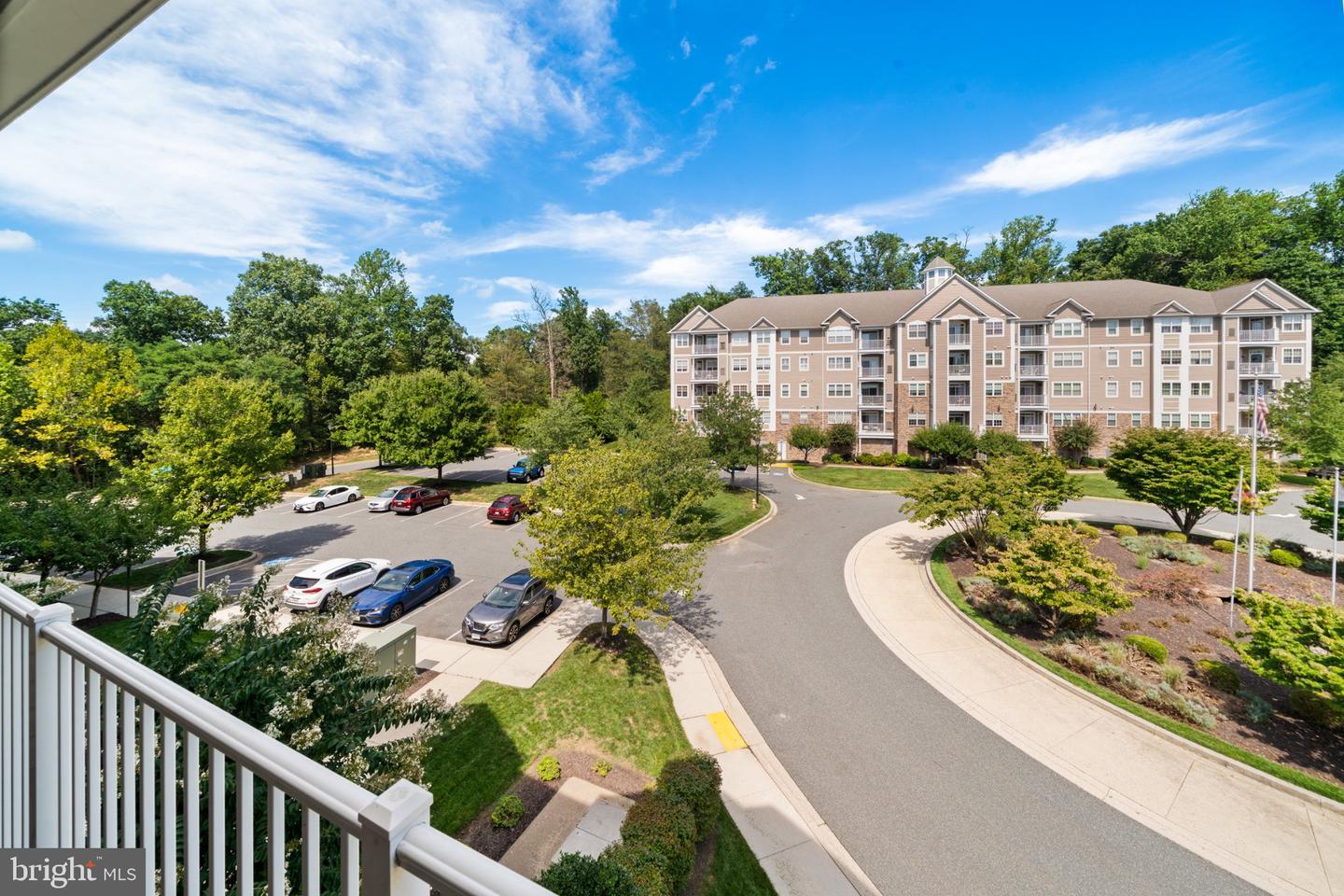 900 Macphail Woods Xing #3i Property Photo 29