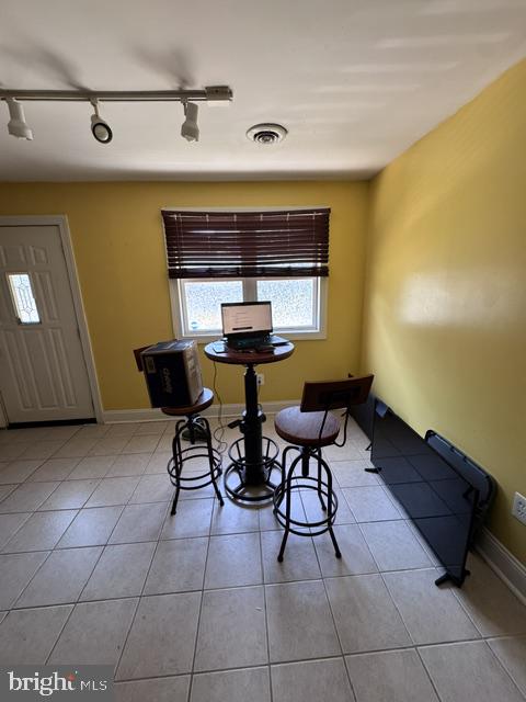 208 Aster Ln Property Photo 2