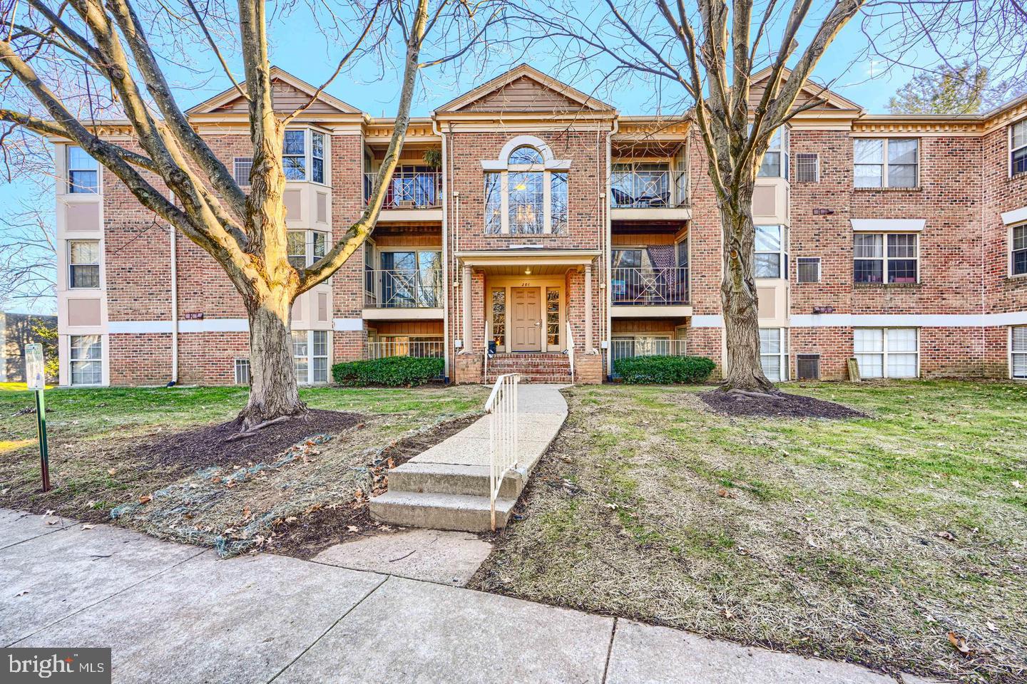201 STAR POINTE CT #1C Property Photo 1