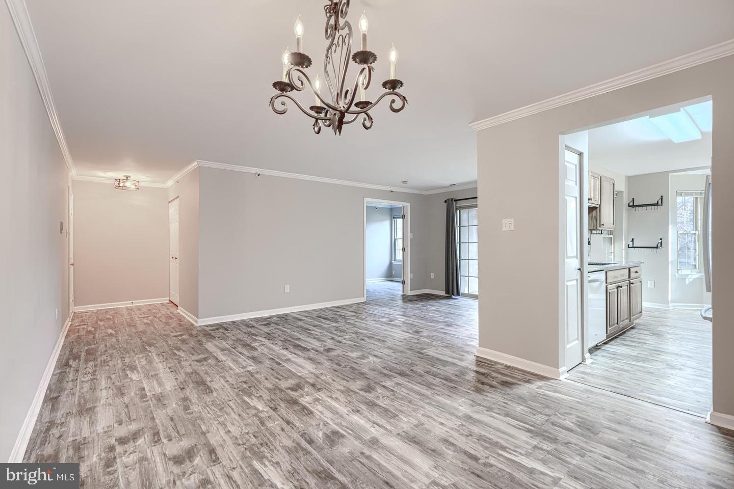 201 Star Pointe Ct #1c Property Photo 5
