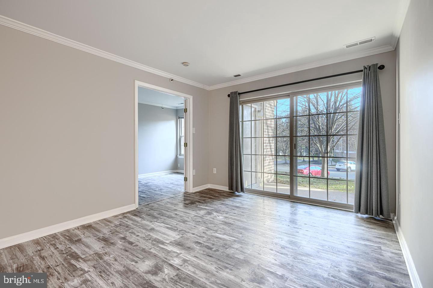 201 Star Pointe Ct #1c Property Photo 6