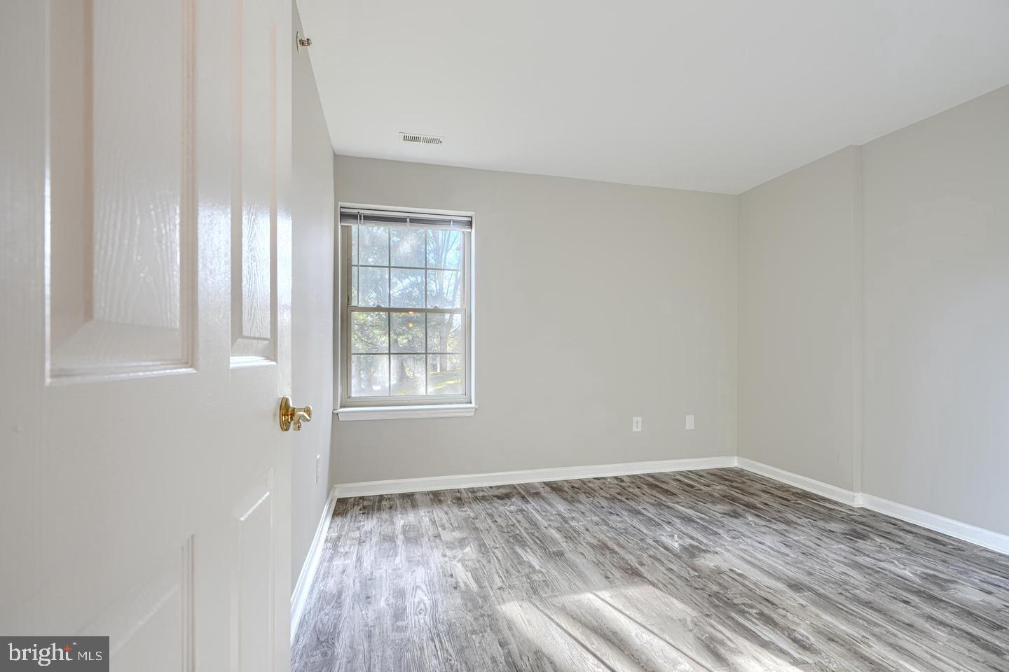 201 Star Pointe Ct #1c Property Photo 16