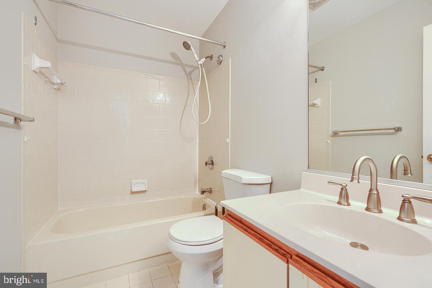 201 Star Pointe Ct #1c Property Photo 20