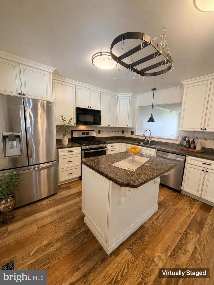 183 Ferring Property Photo 5