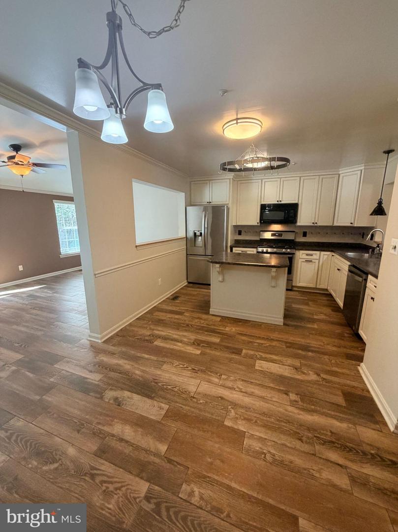 183 Ferring Property Photo 10