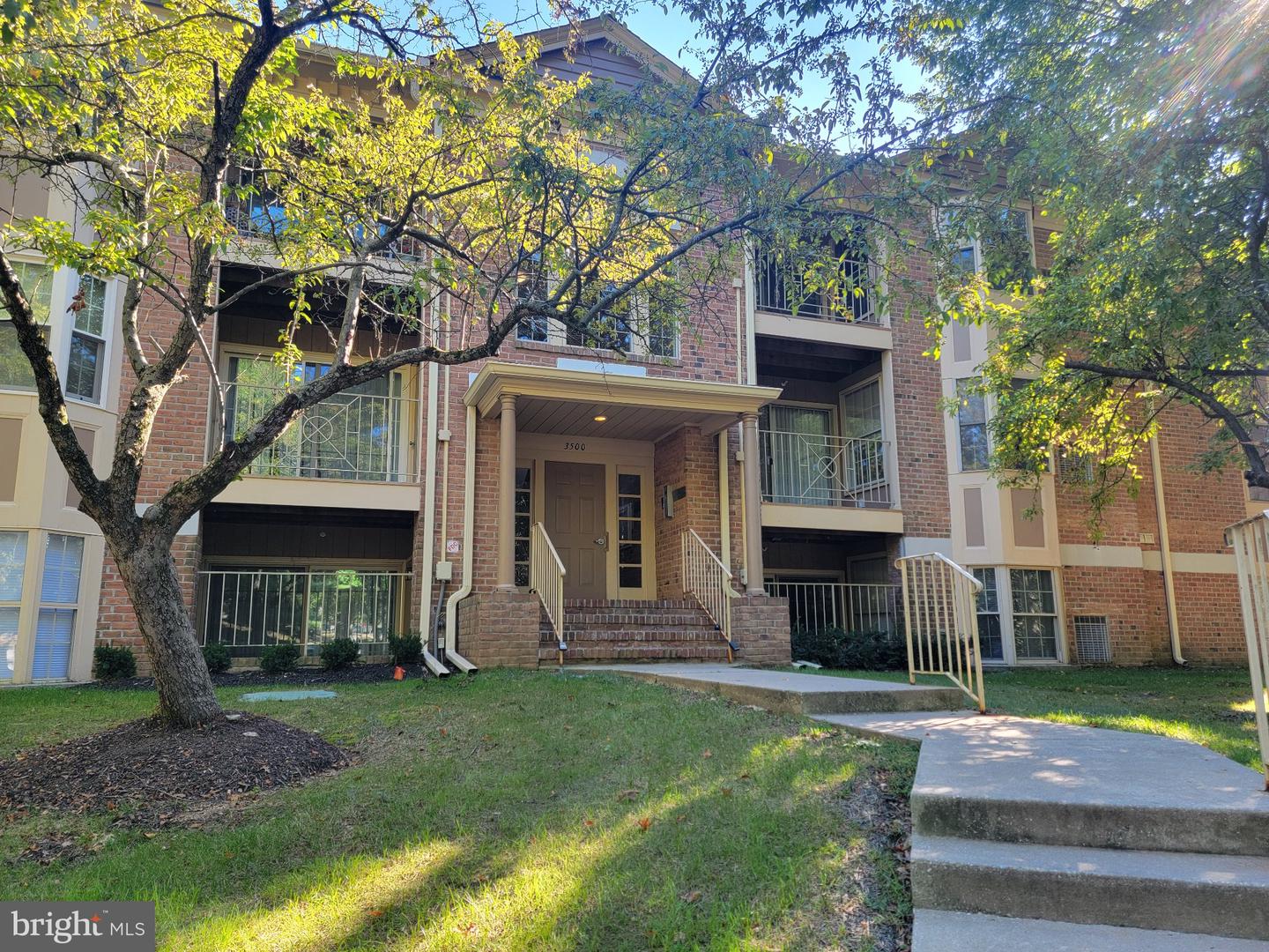 3500 Thomas Pointe - 2d Ct #2d Property Photo 2