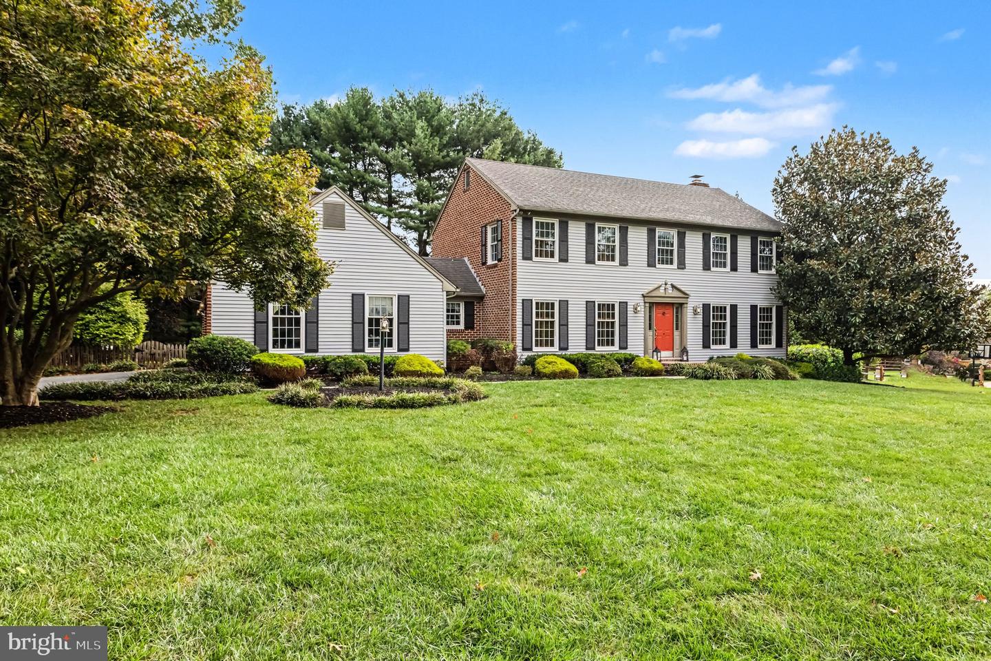 2830 Forest Glen Property Photo 1