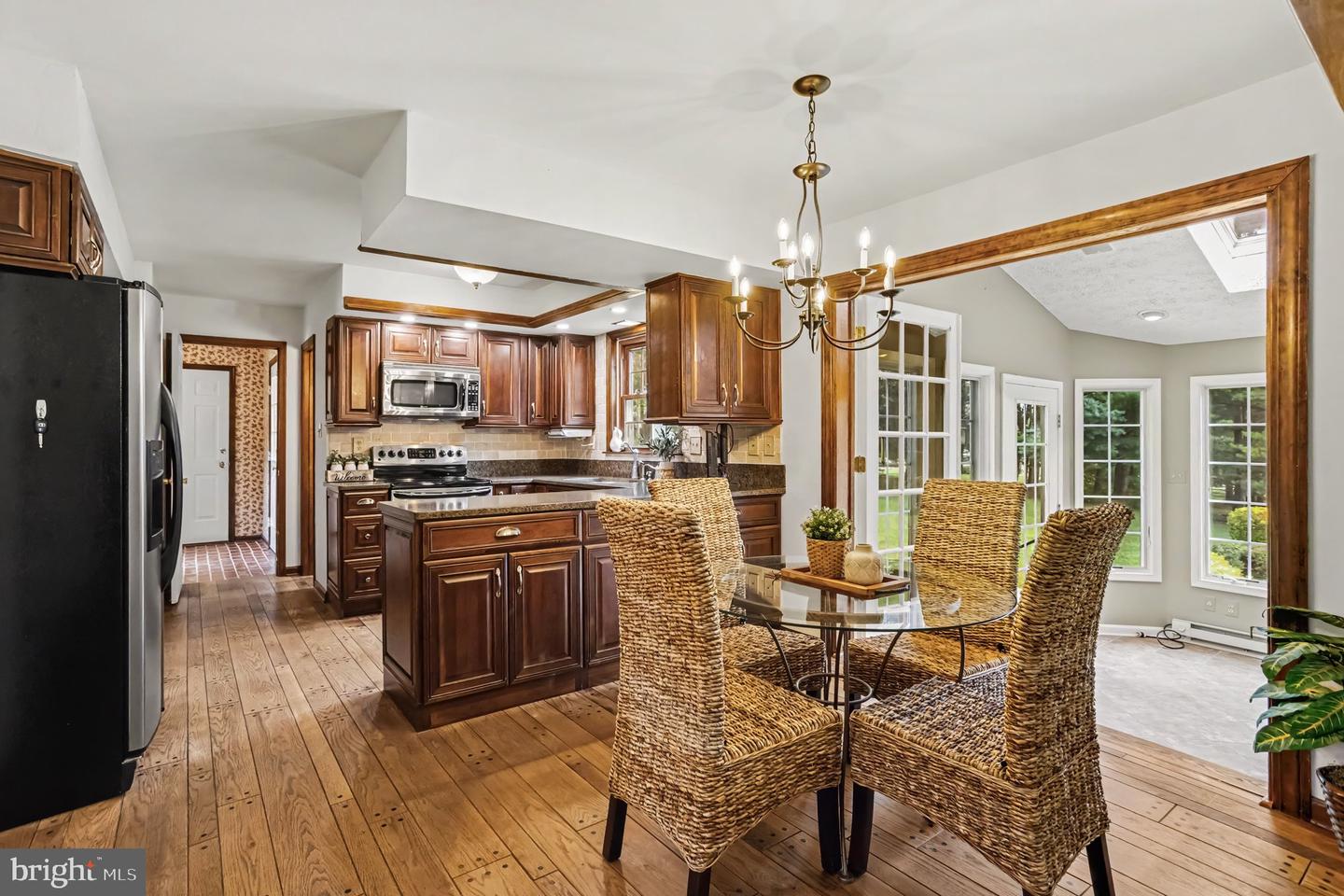 2830 Forest Glen Property Photo 18