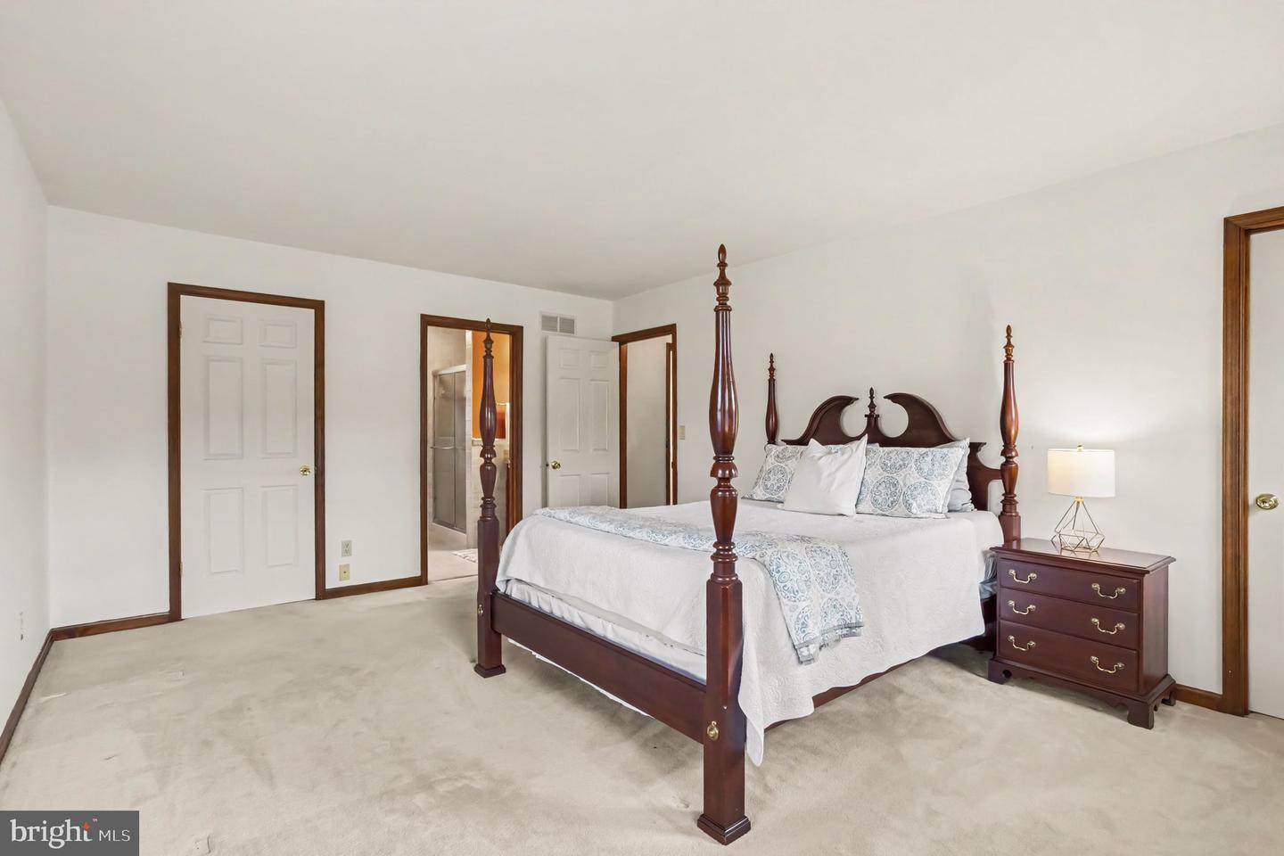 2830 Forest Glen Property Photo 34