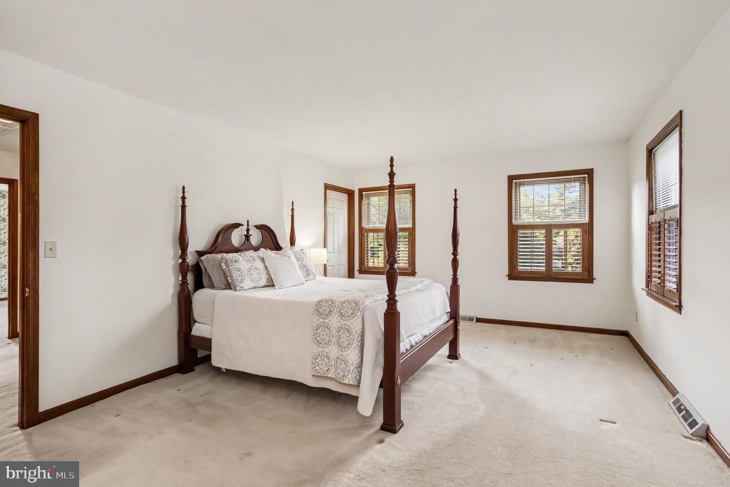 2830 Forest Glen Property Photo 35