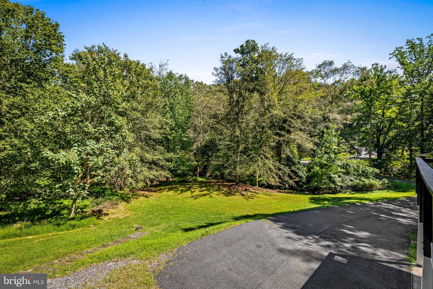 4 Carolina Ave Property Photo 7