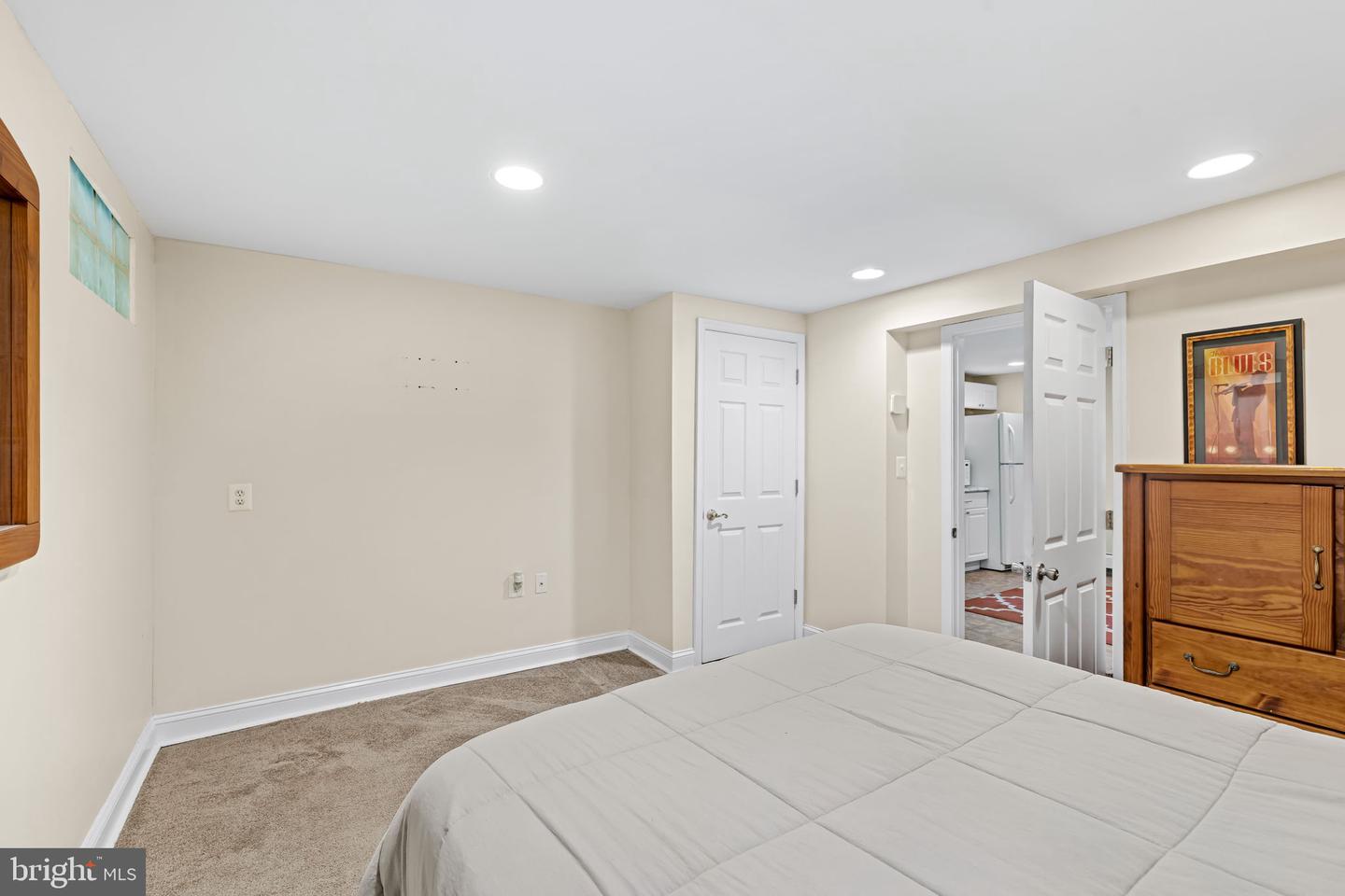 4 Carolina Ave Property Photo 38