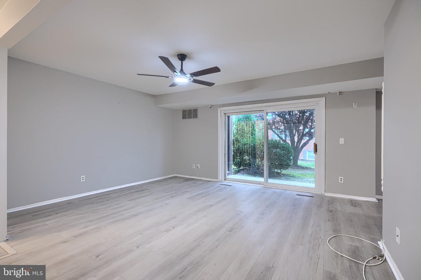 211 Crocker Dr #211-b Property Photo 3