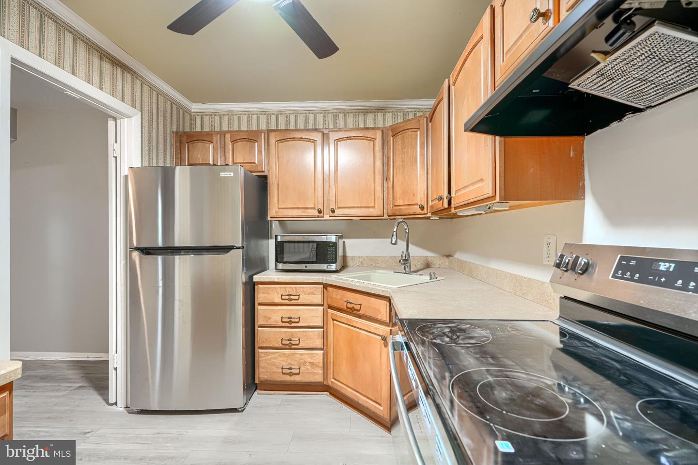 211 Crocker Dr #211-b Property Photo 9