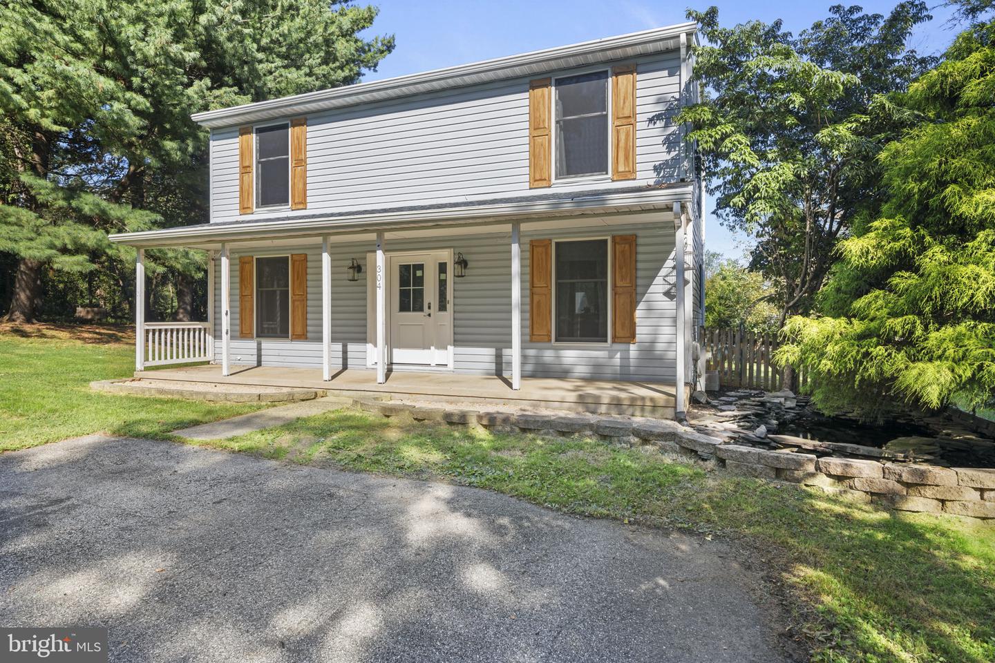 304 Superior St Property Photo 4
