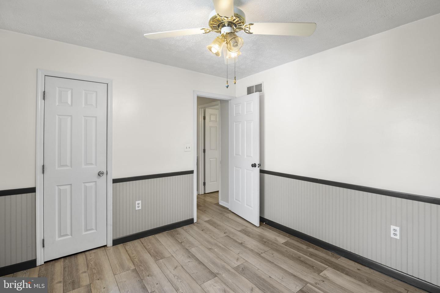 304 Superior St Property Photo 32