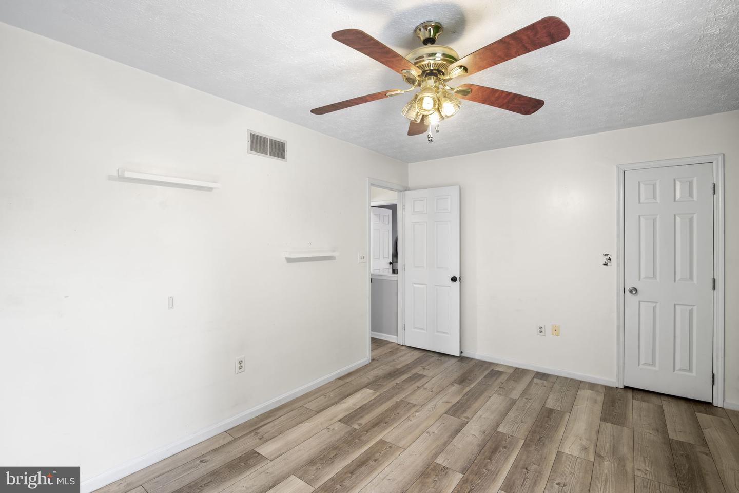 304 Superior St Property Photo 39