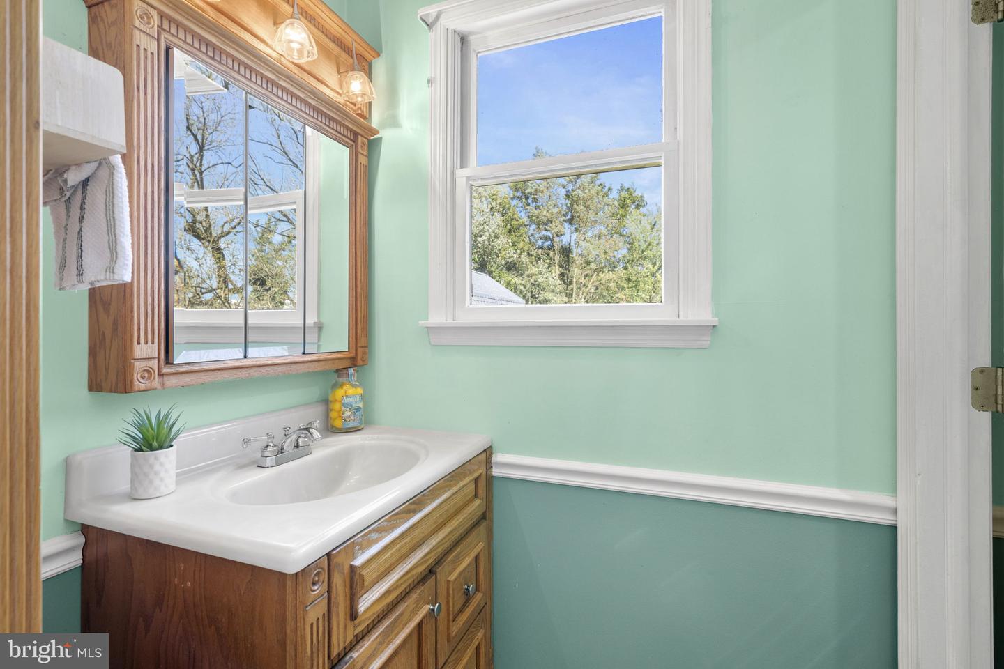 304 Superior St Property Photo 40