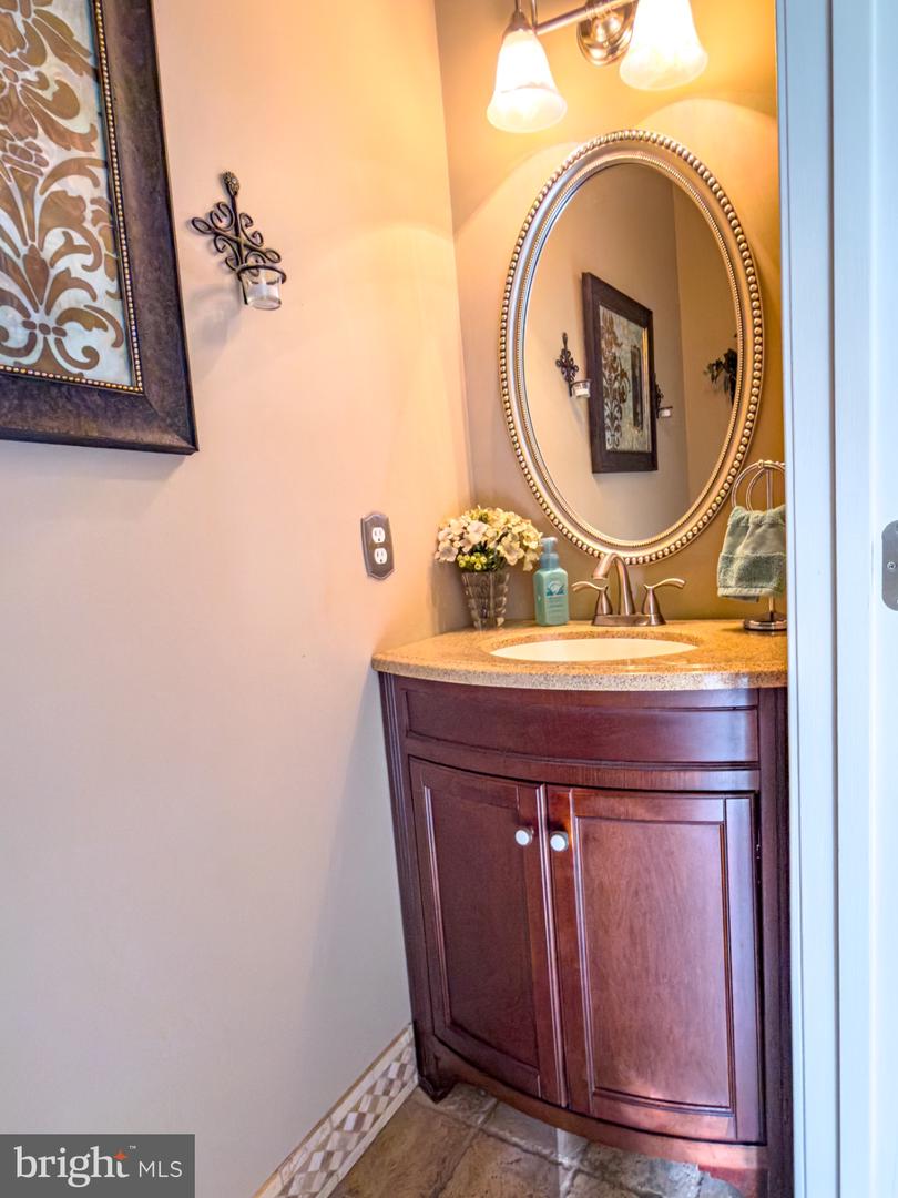 2210 Autumn Glow Ct Property Photo 15