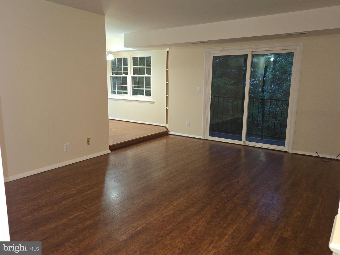 111 Donzen Dr #e Property Photo 4