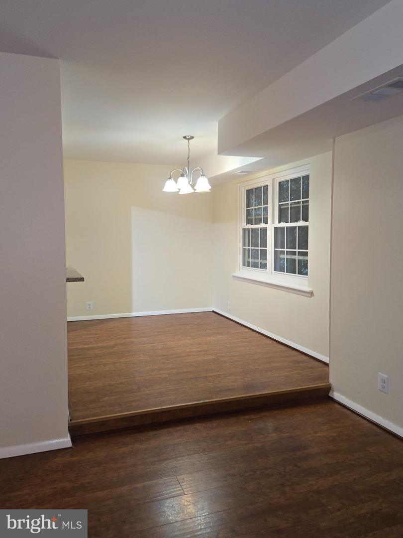 111 Donzen Dr #e Property Photo 6