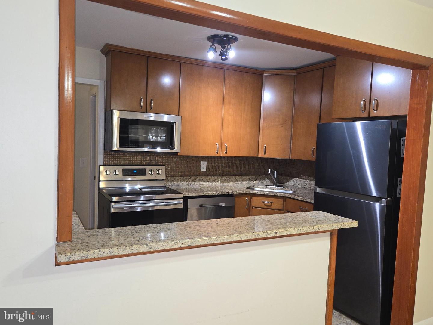 111 Donzen Dr #e Property Photo 7