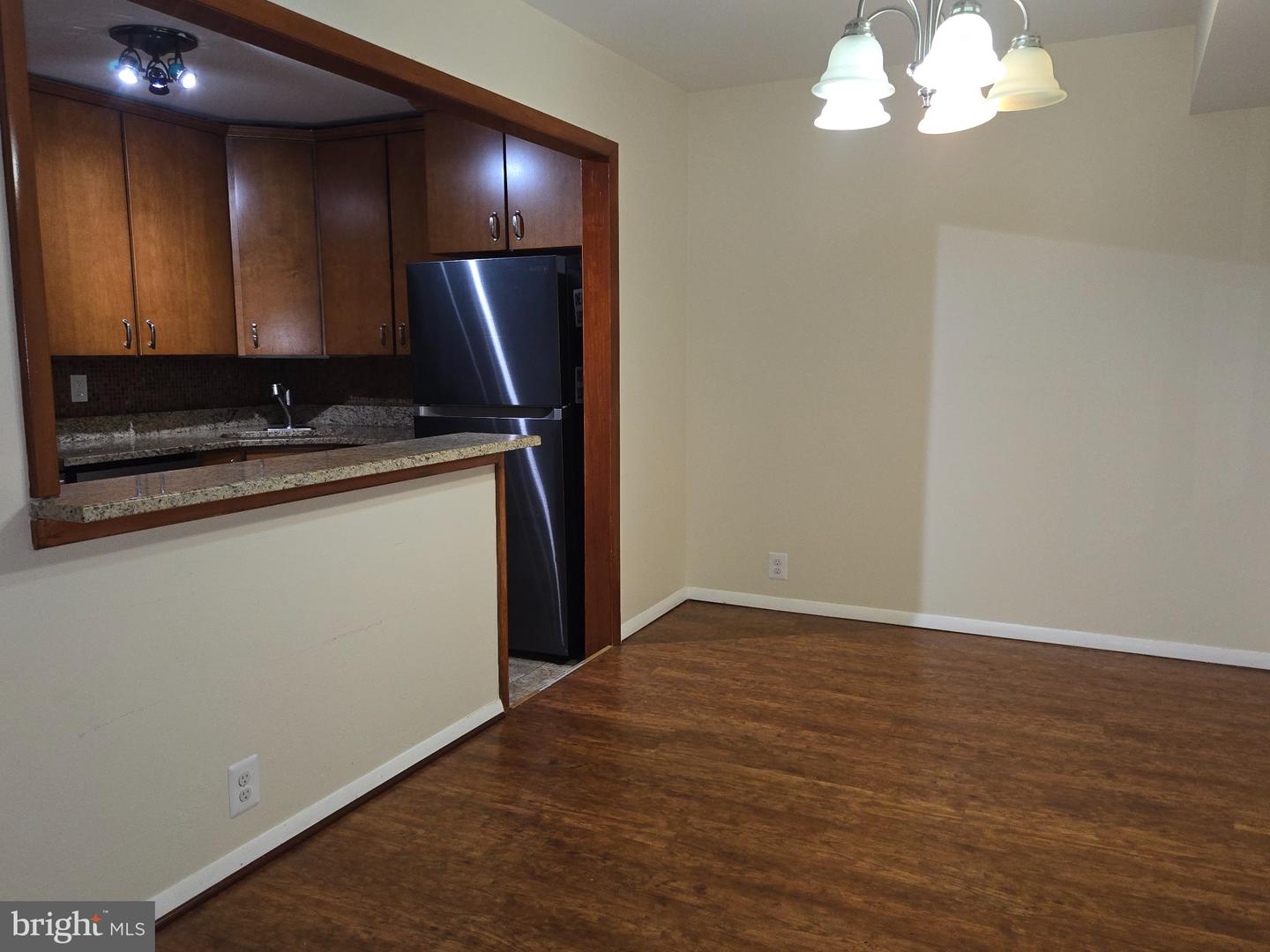 111 Donzen Dr #e Property Photo 8