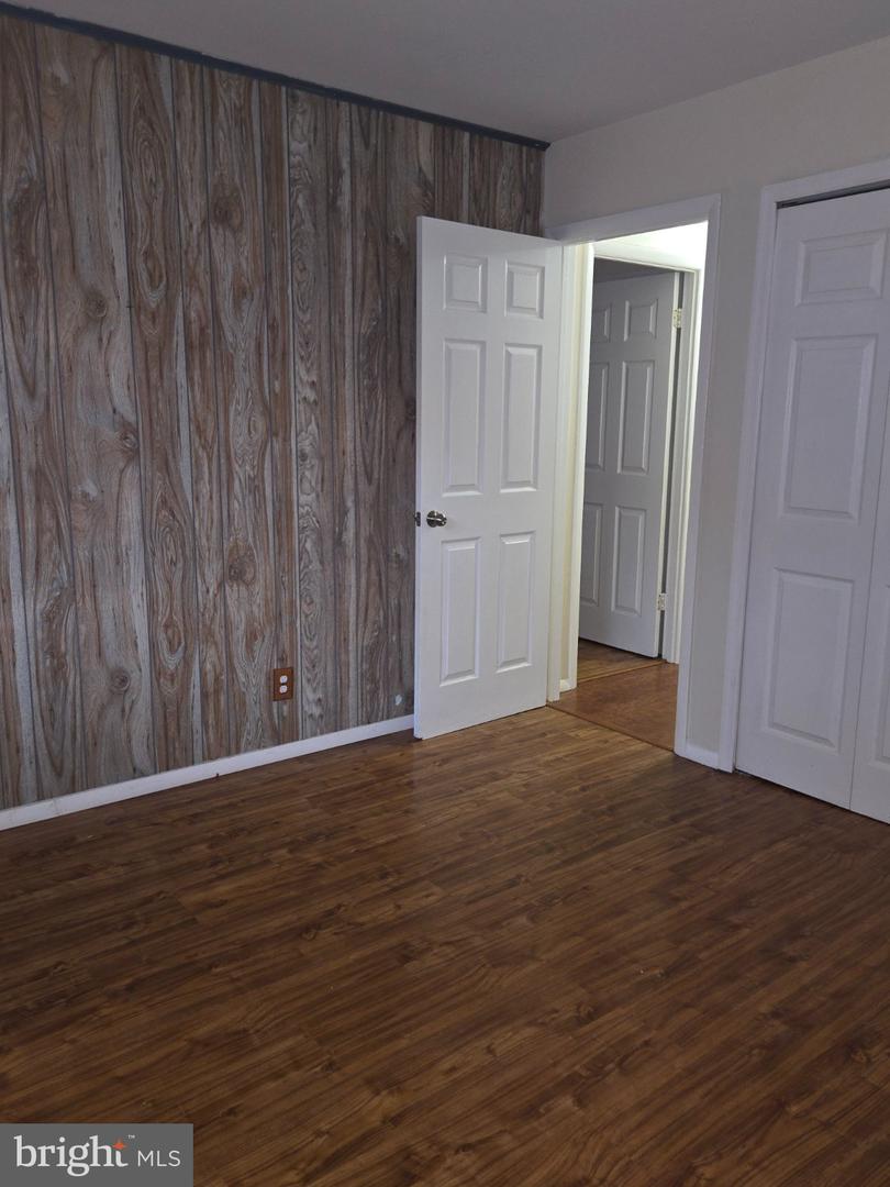 111 Donzen Dr #e Property Photo 14