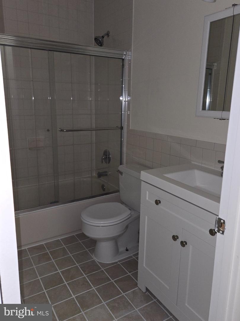111 Donzen Dr #e Property Photo 15