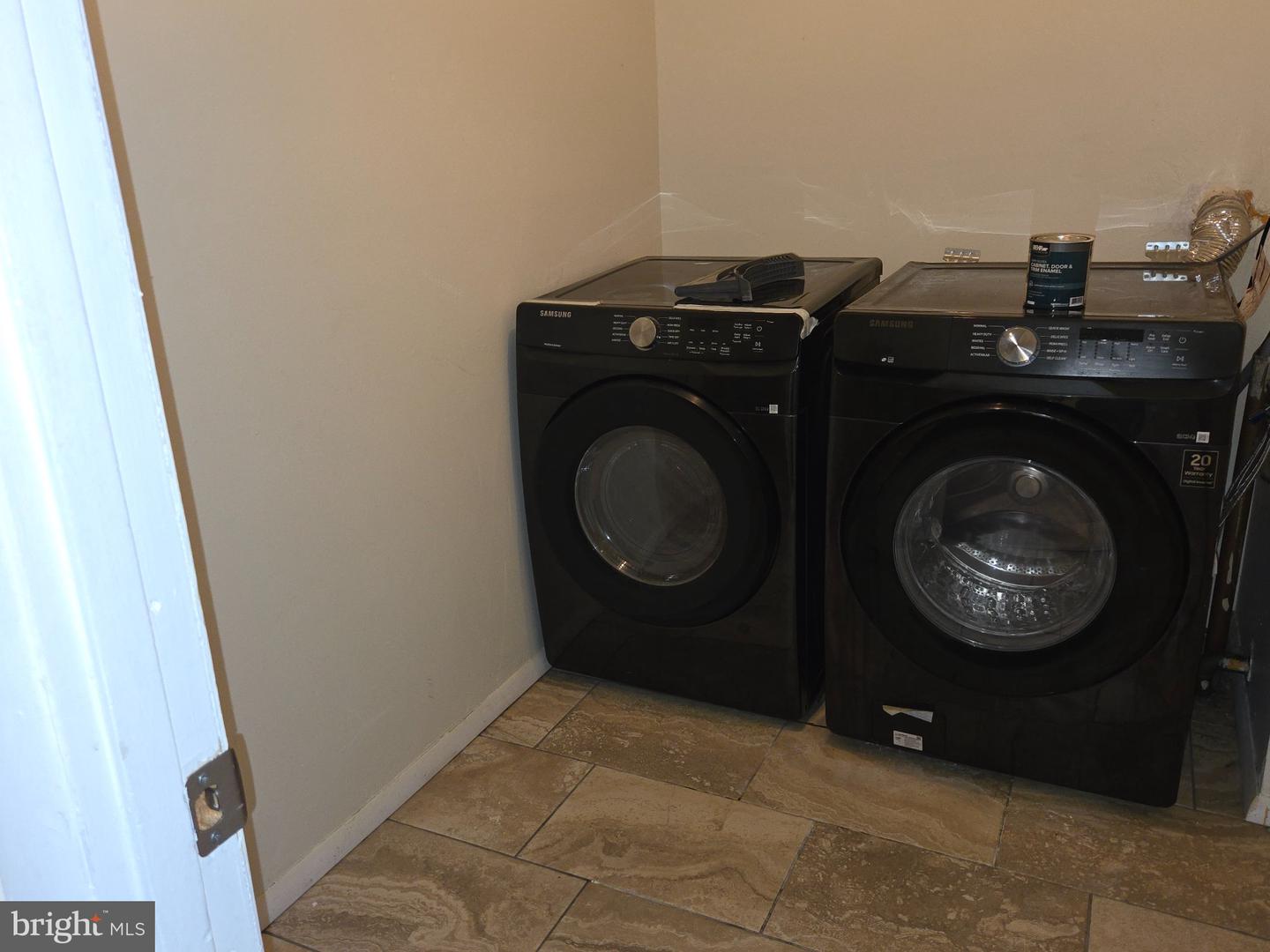 111 Donzen Dr #e Property Photo 16