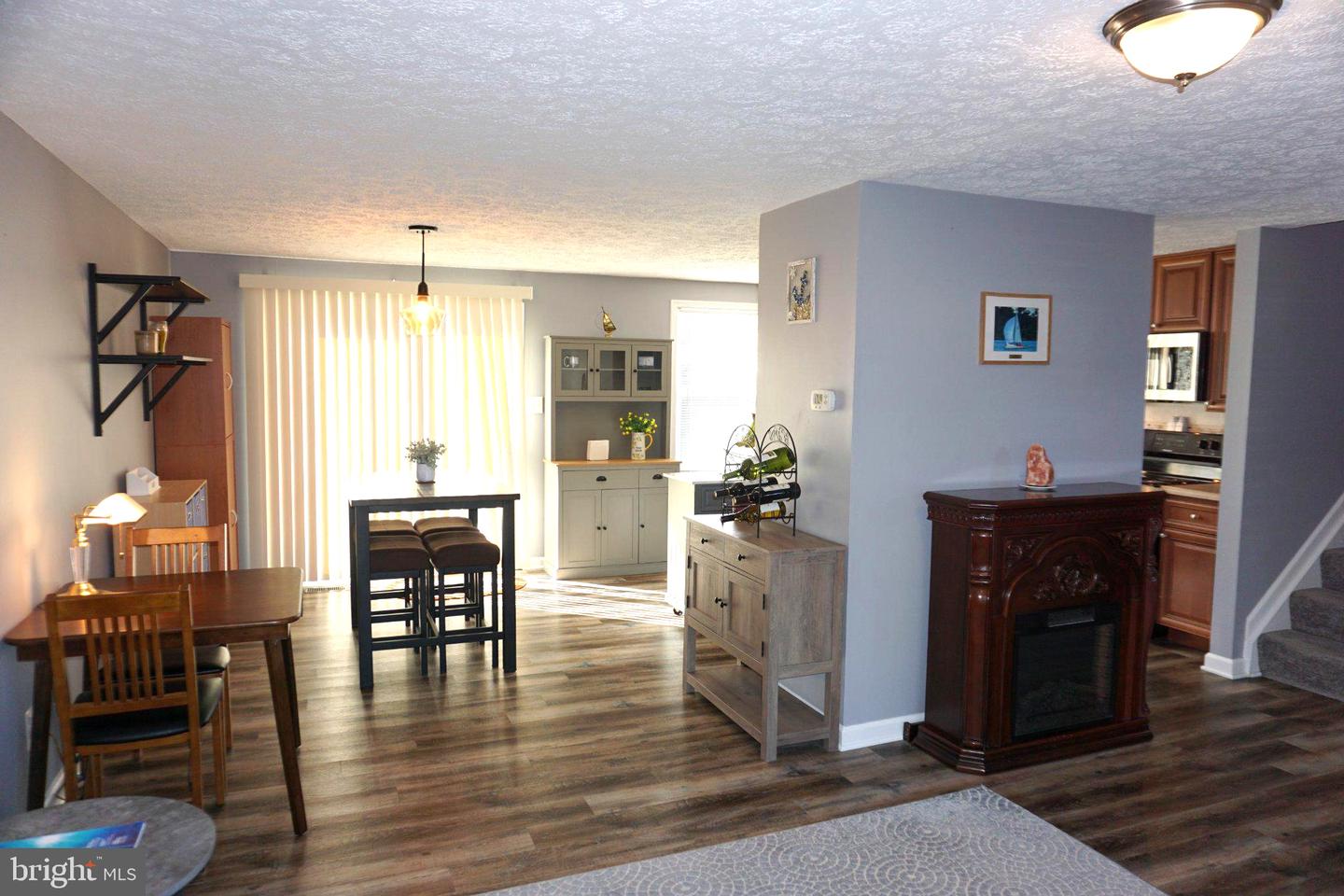 100 Shell Cove Ct Property Photo 3