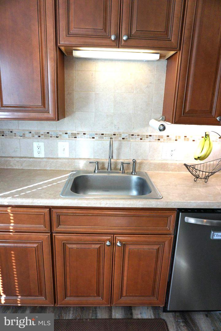 100 Shell Cove Ct Property Photo 10