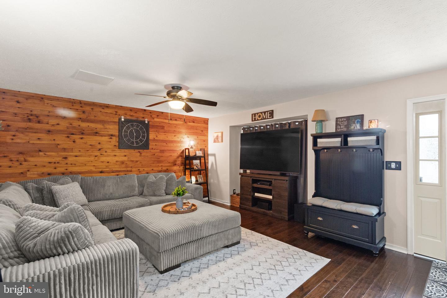 615 Lochern Ter Property Photo 5
