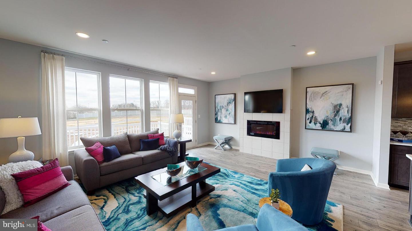 346 Aqua Sq #181 Property Photo 15