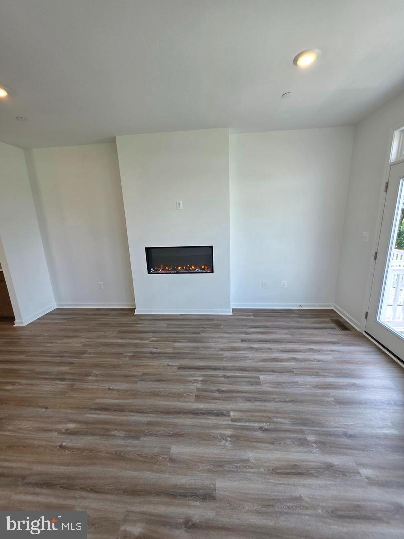 340 Aqua Sq ##178 Property Photo 8