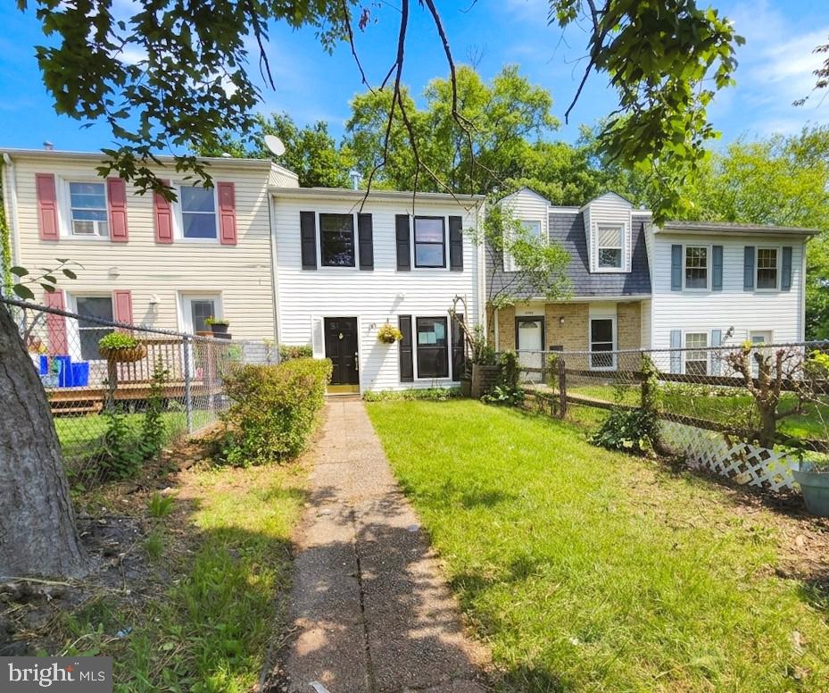 1005 WATERSIDE CT Property Photo 1