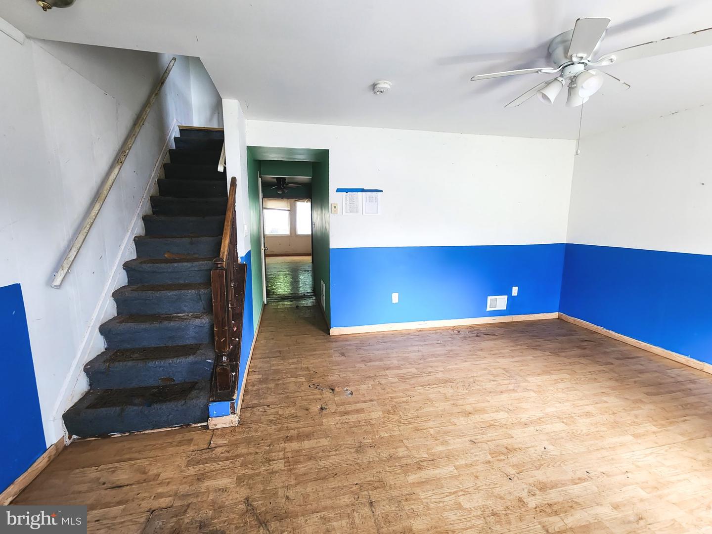 1005 Waterside Ct Property Photo 3