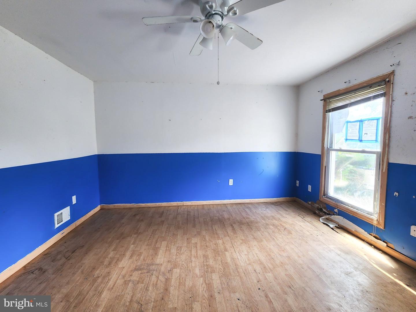 1005 Waterside Ct Property Photo 5