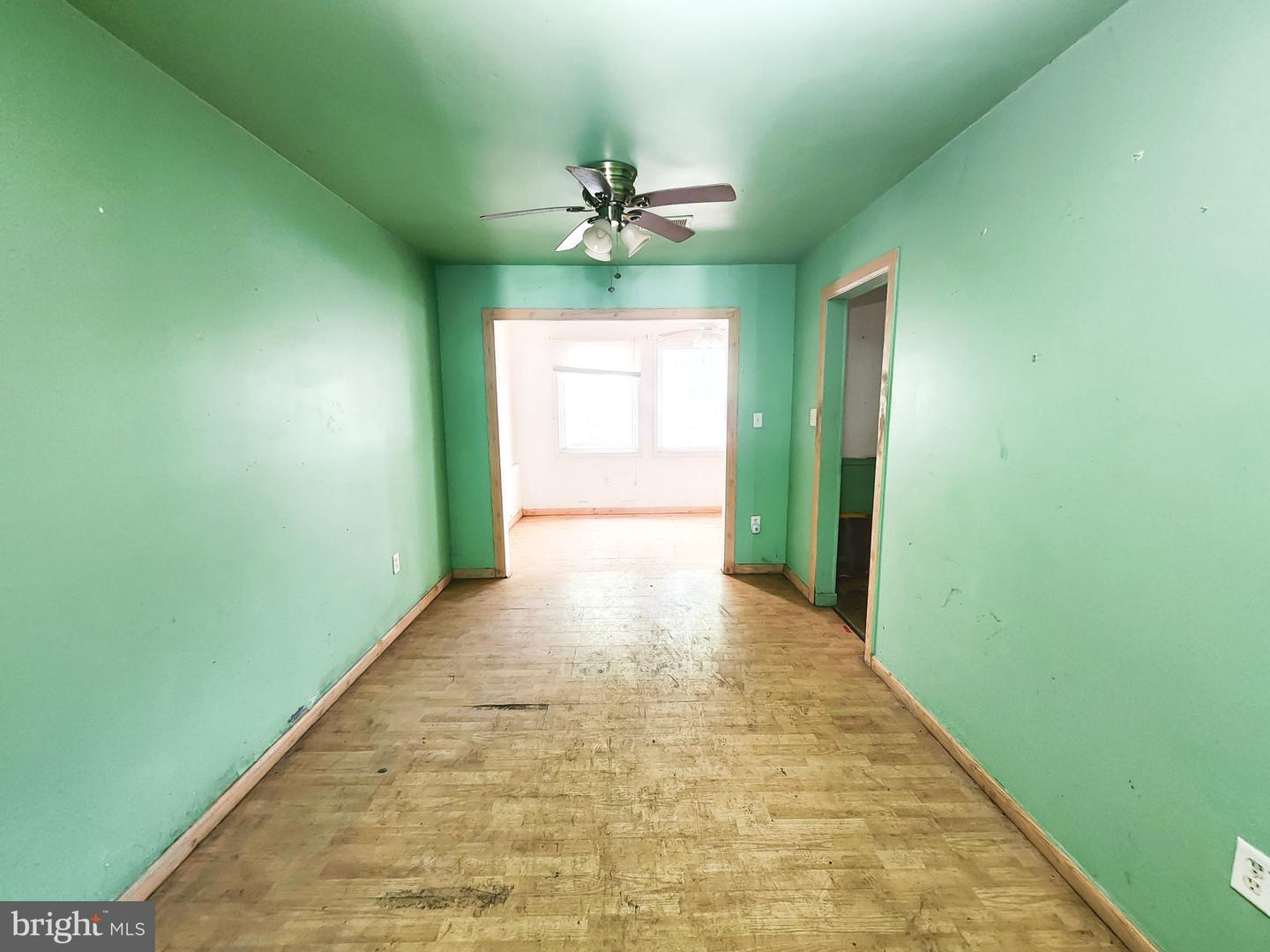 1005 Waterside Ct Property Photo 6
