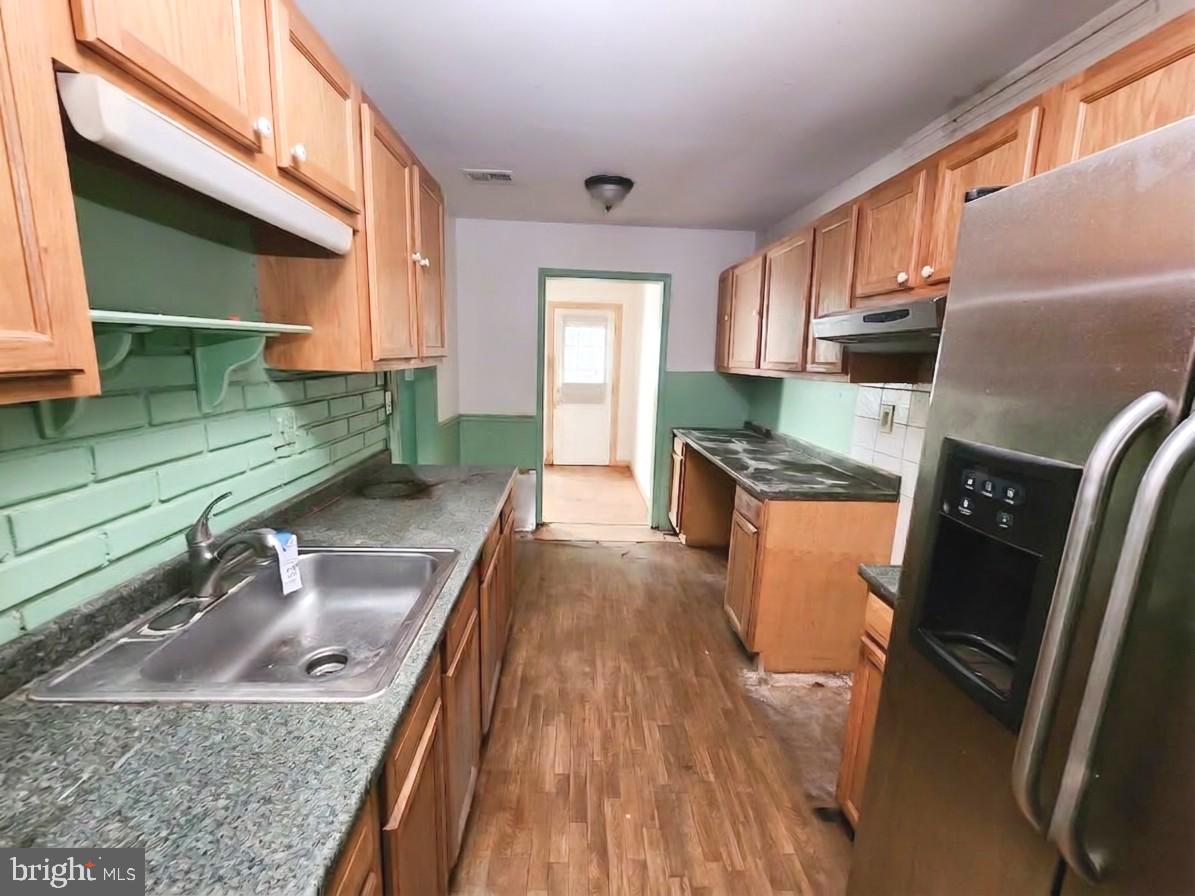 1005 Waterside Ct Property Photo 7