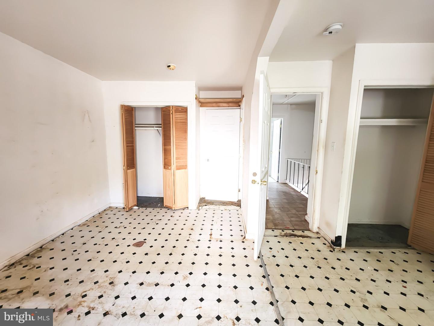 1005 Waterside Ct Property Photo 13