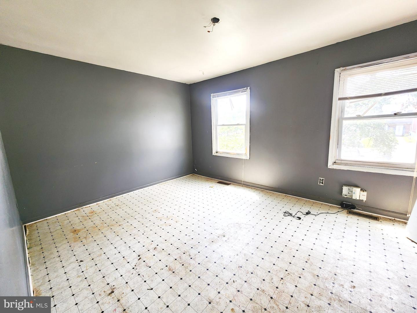 1005 Waterside Ct Property Photo 15