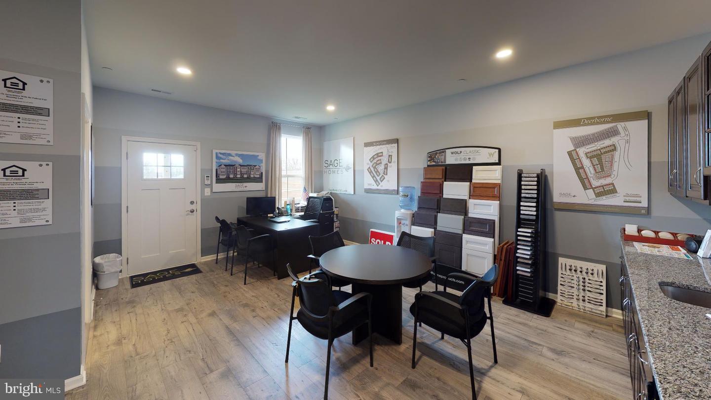 324 Aqua Sq Property Photo 47