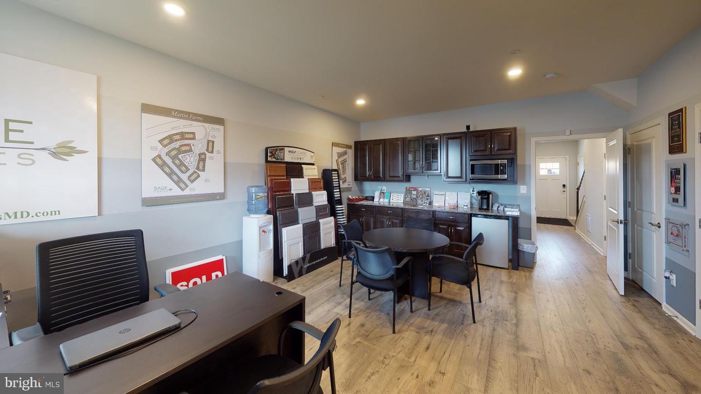 324 Aqua Sq Property Photo 48