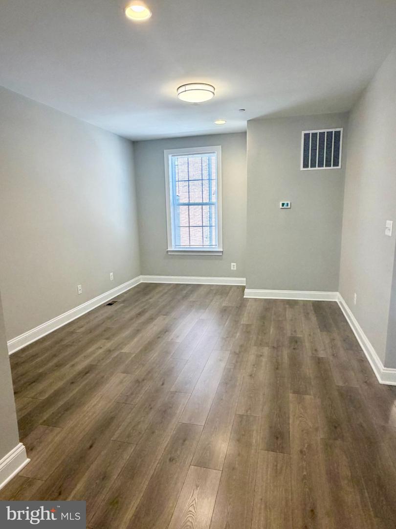43 E Gordon St #j Property Photo 4