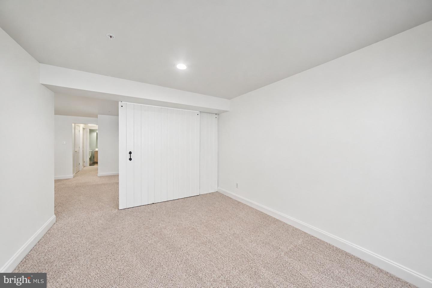 616 Berwick Ct Property Photo 35