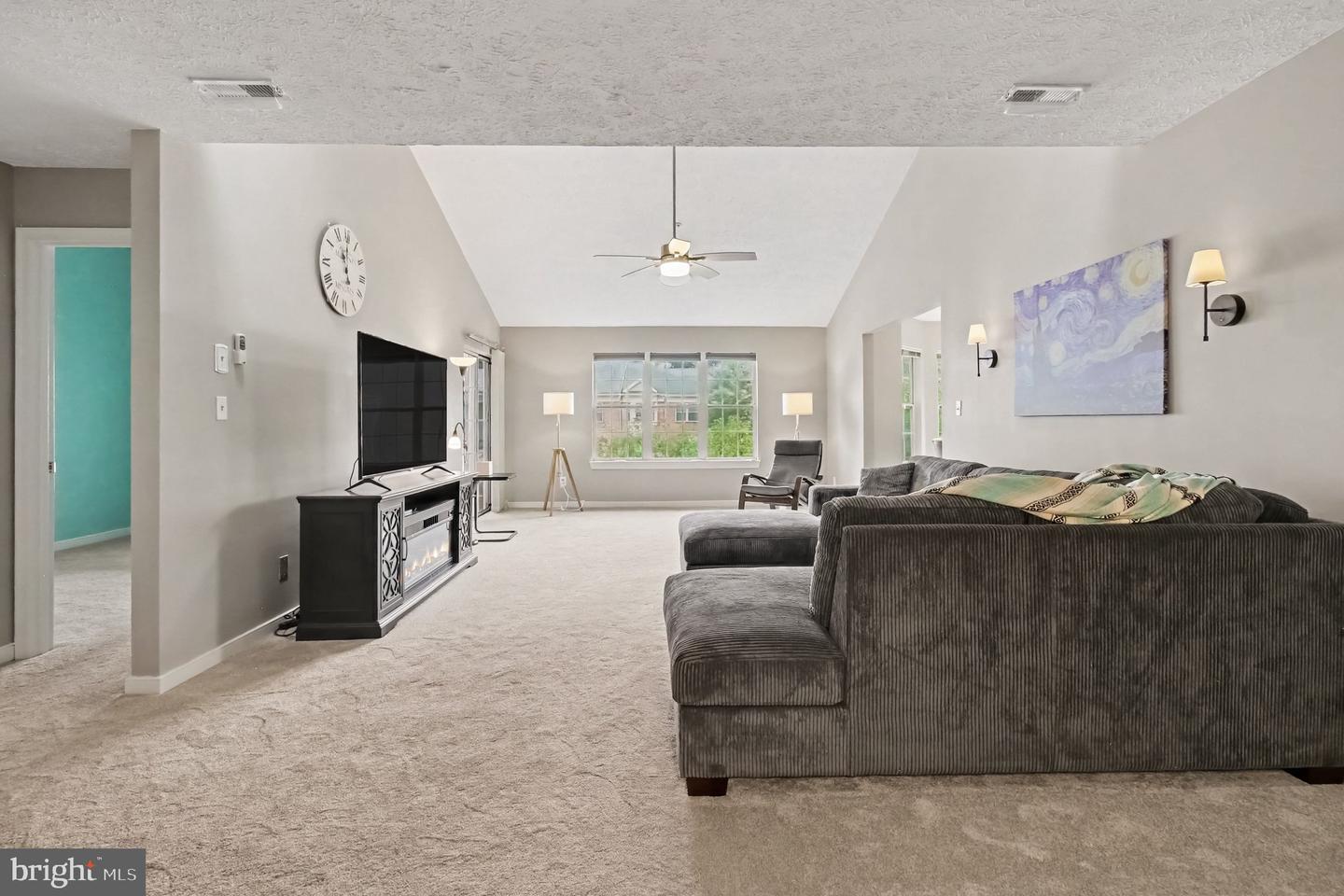 200 Burkwood Ct #200-3a Property Photo 7